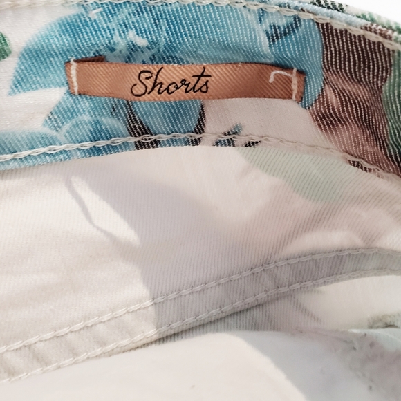 Zara Floral Tropical Cheeky Shorts Size 6 - Picture 6 of 8